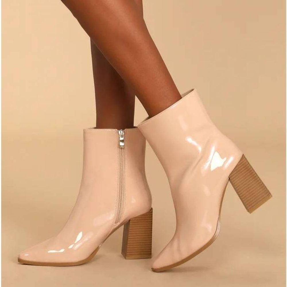 Lulus Dawnn Light Nude Patent Pointed Toe Block Heel Ankle Booties Size 7.5 - Picture 4 of 6